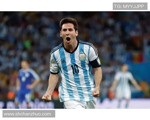 足球巨星梅西的艺术魅力尽显于挂画之中，点亮你的空间与激情