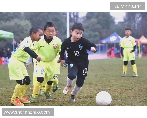 失去父亲的足球明星如何在逆境中重拾梦想与荣耀